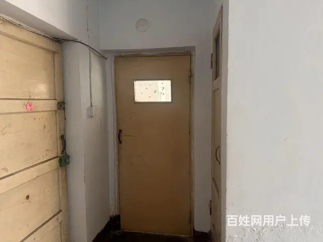 市中心大润发附近，3楼，一室简装， - 图片 4