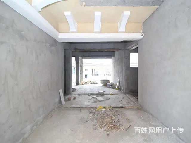 港龙上宾道联排别墅毛坯5房 带地下室花园 满两年单价6500 - 图片 7