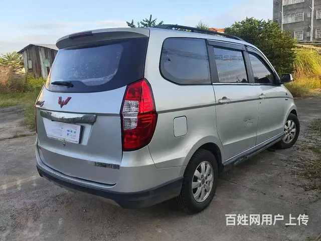 五菱宏光面包车 - 图片 5