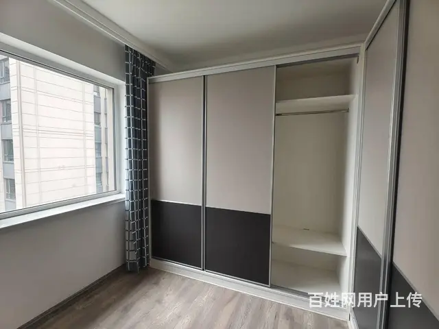 急售马德里水岸一线河景 三室两厅一卫 精装修保持好 - 图片 4