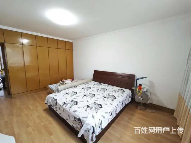 二楼，三室，带储。皇冠南区金海湾花园 - 图片 1