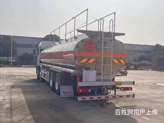 厂家直销重汽豪沃20吨油罐车 现车低价处理 - 图片 3