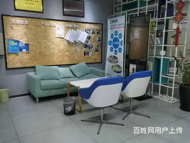 长沙五一市中心，地铁口靠窗6人办公室出租，租金包水电网络等 - 图片 3