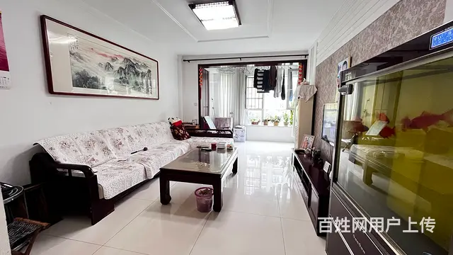 东城华府 一楼 带车库 精装三室 - 图片 1