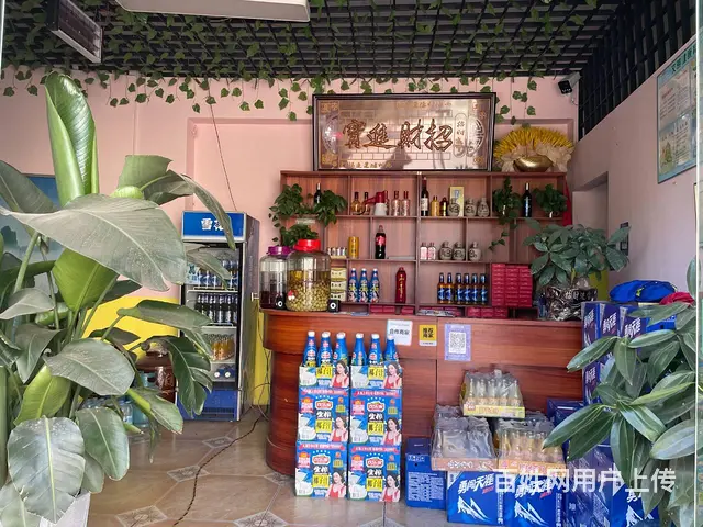 1612（爆铺网）繁华市场门口餐饮点超低价转让 - 图片 1