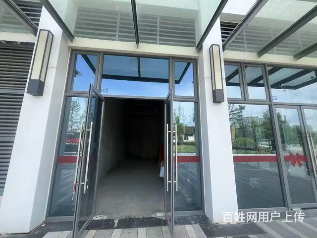 XN 温江区 临街全业态商铺房东直租 有烟道超大外摆区 - 图片 1