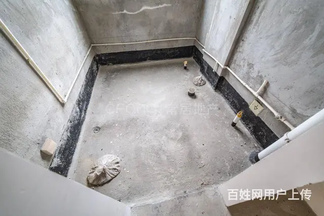 好消息急售！英郡花苑(别墅)5室3卫 前排无遮挡 前后院子 - 图片 5