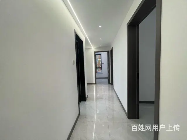香山名郡 大产权 4室2厅2卫精装修交付  可贷款 - 图片 4