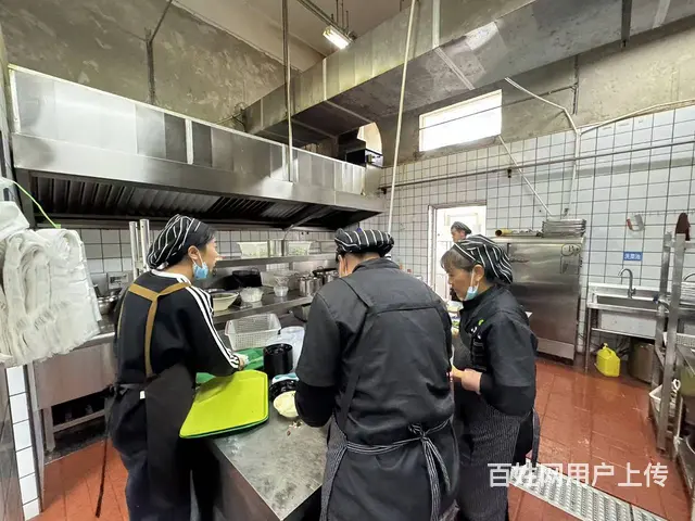 15669（商客网）安宁理工职业学院日营6千多档口转让 - 图片 9