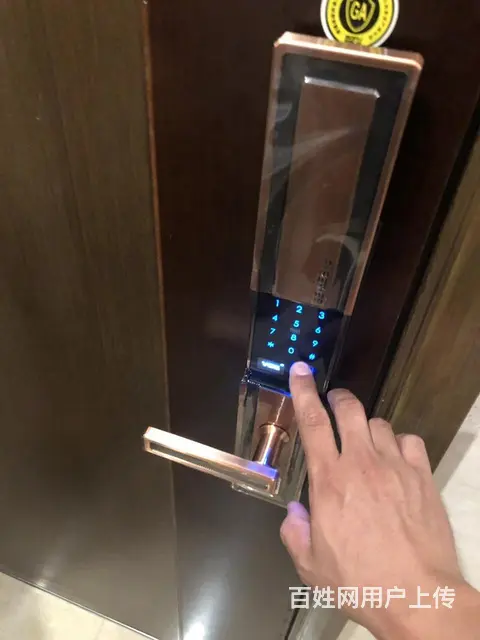 广州黄埔区丰乐北路开锁换锁（附近的师傅）十五分钟到场，收费低 - 图片
