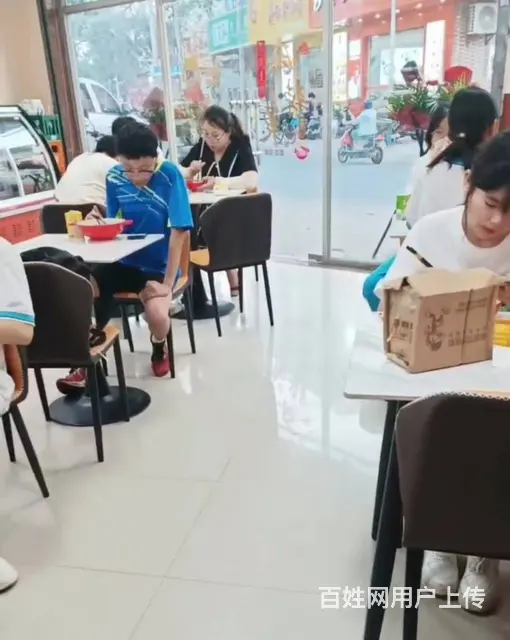 （51旺铺推荐）国兴中学入口70平麻辣烫店转让 - 图片 3