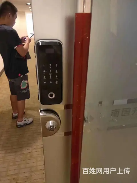 秀英区专业修防盗门锁，配汽车钥匙 - 图片 1