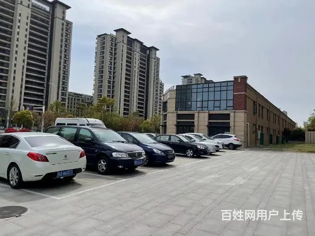 小区大门口，东南北三面朝向，南北通透类独栋花园广场转角商铺 - 图片 10