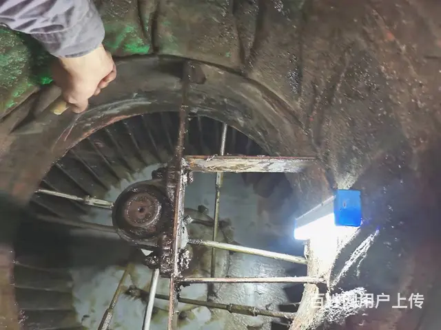 昆山市张浦商场美食城油烟管道清洗公司 - 图片 1