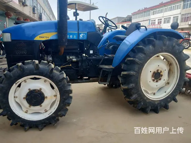 出售纽荷兰704拖拉机 - 图片 1