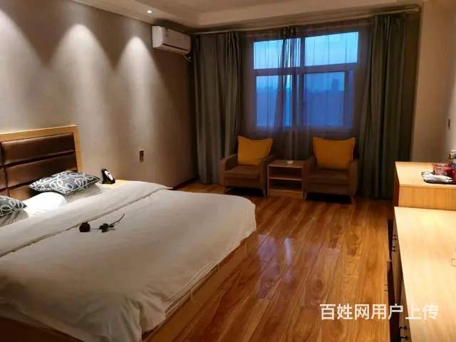 城东区沋河公园附近广青甲天下单身公寓空房1000元/月出租 - 图片 1