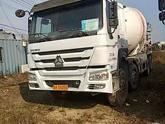 14年豪沃 三一上装，大18方搅拌车