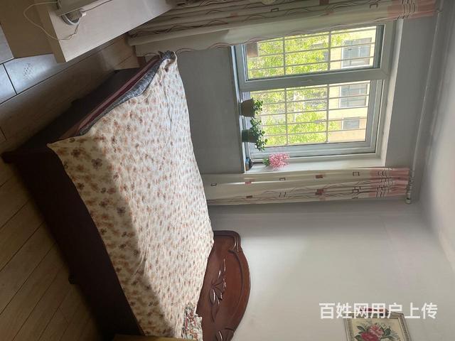 车库上1楼（共6楼） 疏港路小学、一中学区，简单装修的图片