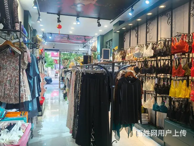 6381（爆铺网）商业中心人流量大品牌内衣店低价转让 - 图片 1