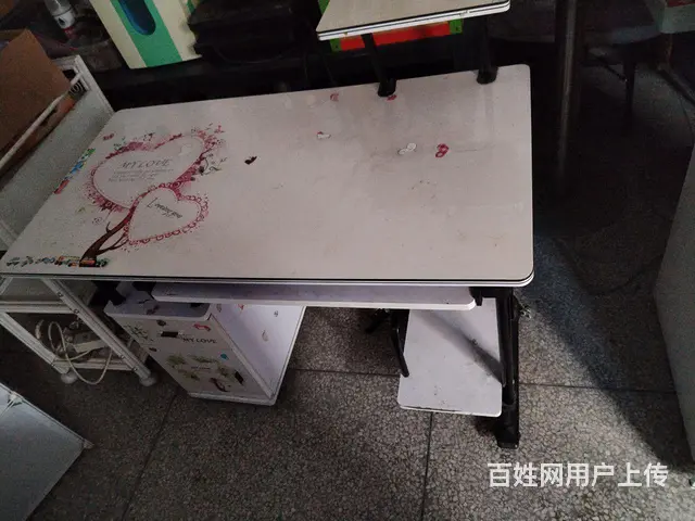 电脑桌 - 图片 1