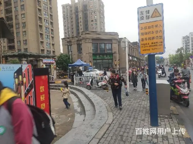 学校菜场边上的沿街商铺 - 图片 1