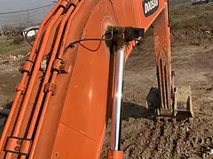 自家斗山225-7挖掘机低价转让