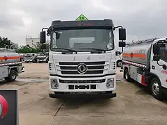 低价出售东风12.7方油罐车 厂家直销