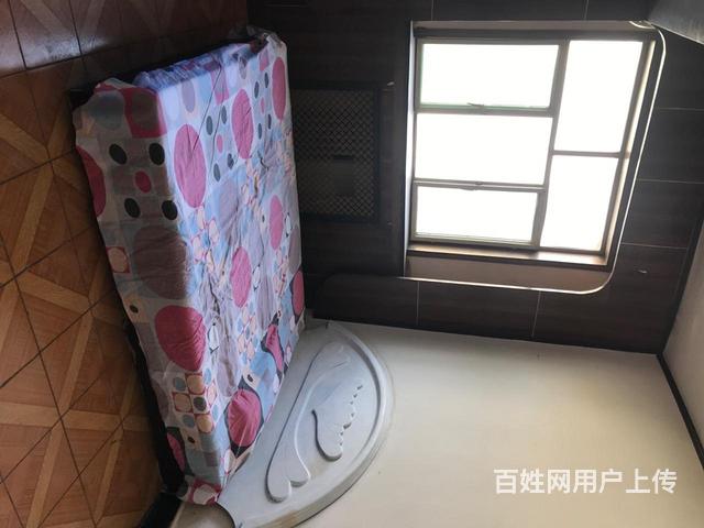 急售惠丰24院楼区两室两厅的图片