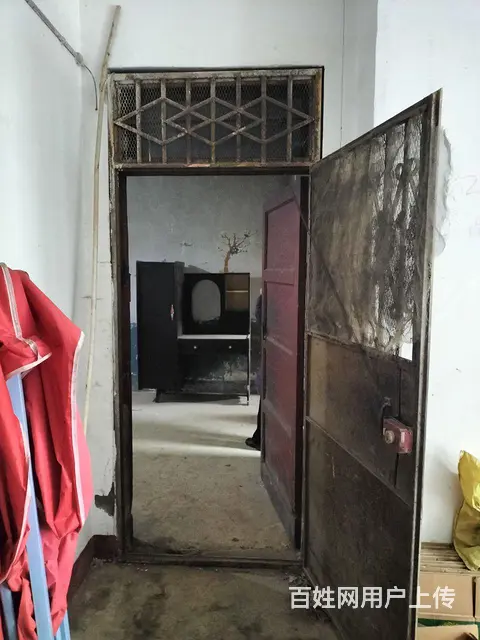 两室一厅，一卫，一楼 - 图片 1