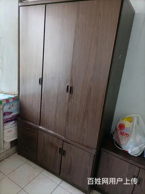挨着国际饭店道边的九马路一号楼 - 图片 4