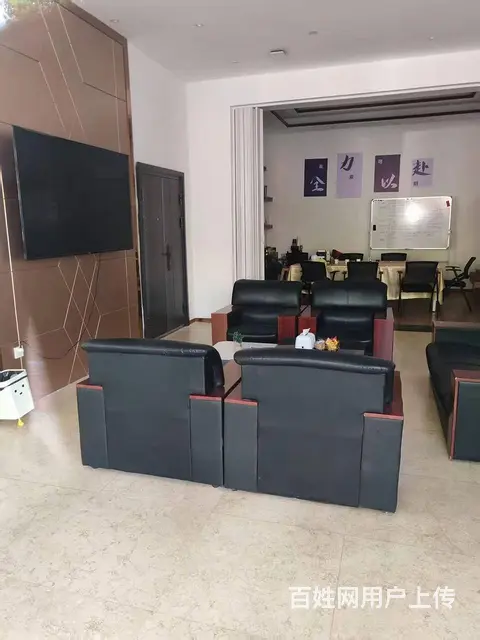 房东直租！城东路3间门面位于香格里拉花园大门对面！可分租！ - 图片 8