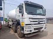 急售19年二手豪沃搅拌车 大20方 混凝土搅拌罐车