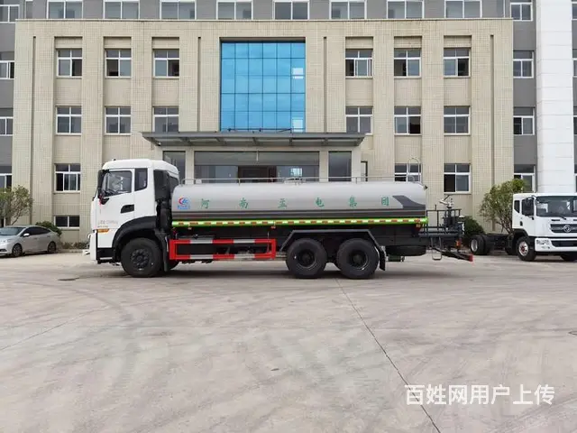 大型工地洒水车,大型运水车,环保双桥洒水车 - 图片 5