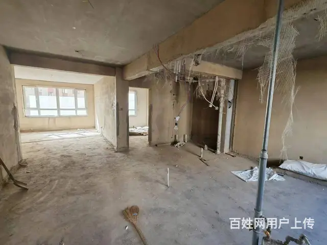 凌河湾御景苑，一中两室两厅毛坯房，10楼91平47万小税 - 图片 4