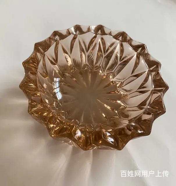 出售收藏50多年全新的琥珀色水晶 玻璃烟灰缸 - 图片 1