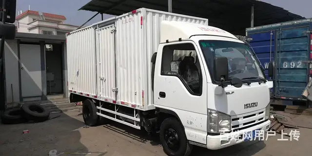 15年10月4.2米五十铃 厢式货车 原版原漆 - 图片 2