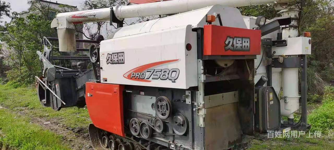 一九年的久保田758收割机,四百小时不到