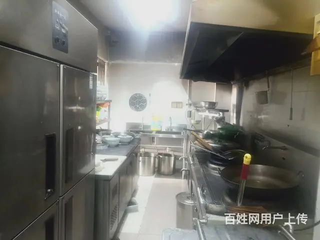 《易转》居民社区进出口工业园区正对面特色餐饮店转让！ - 图片 1