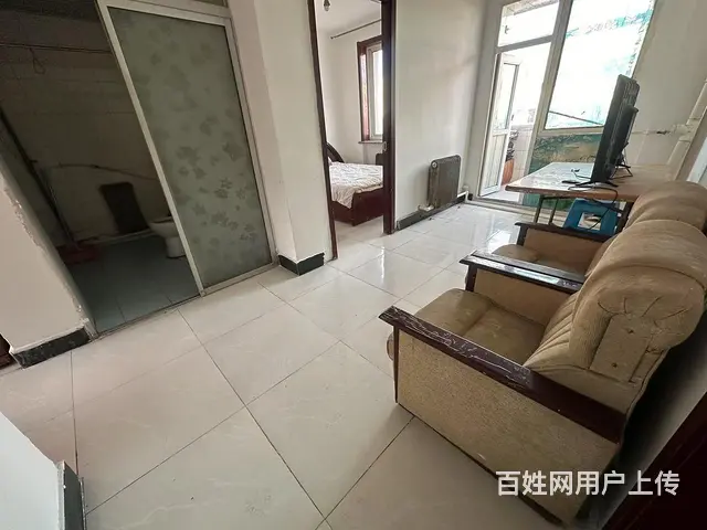 新大路华业园五楼65平两室一厅双人床沙发衣柜热水器 - 图片 3