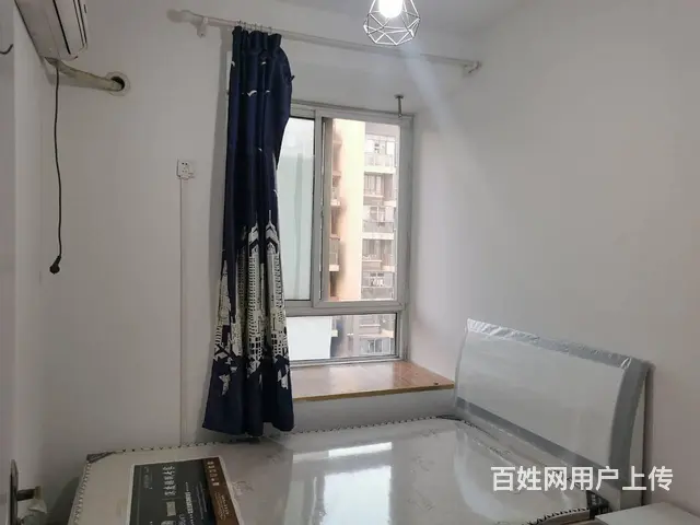 无中介费 可整租可分租 地铁4号线旁精装四房 - 图片 1