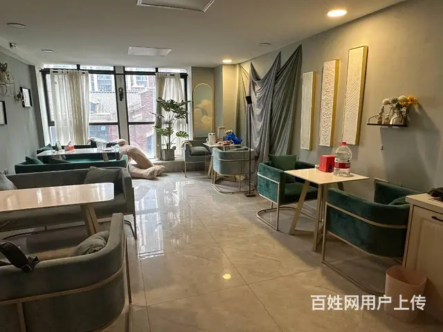 5619（金铺网）中天健商业街蛋糕店带设备整体转让 - 图片 1