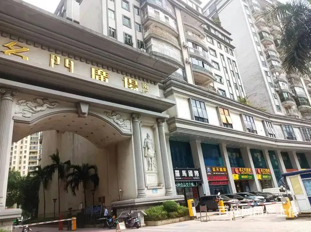 （51旺铺推荐）名门广场180平旺铺招租 - 图片 1