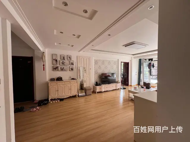 马德里皇家花园一楼带院不把山三室两卫看房方便 - 图片 7