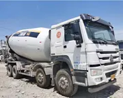 转让豪沃二手搅拌车 大20方 380马力 前四后八