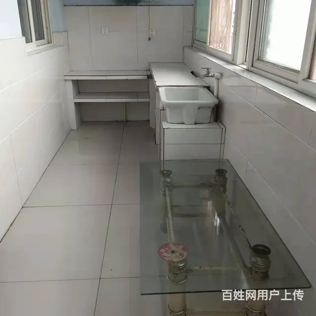 天晟上府南 凤城中心小学紧邻 3楼两室带简单家具家电 拎包入 - 图片 1