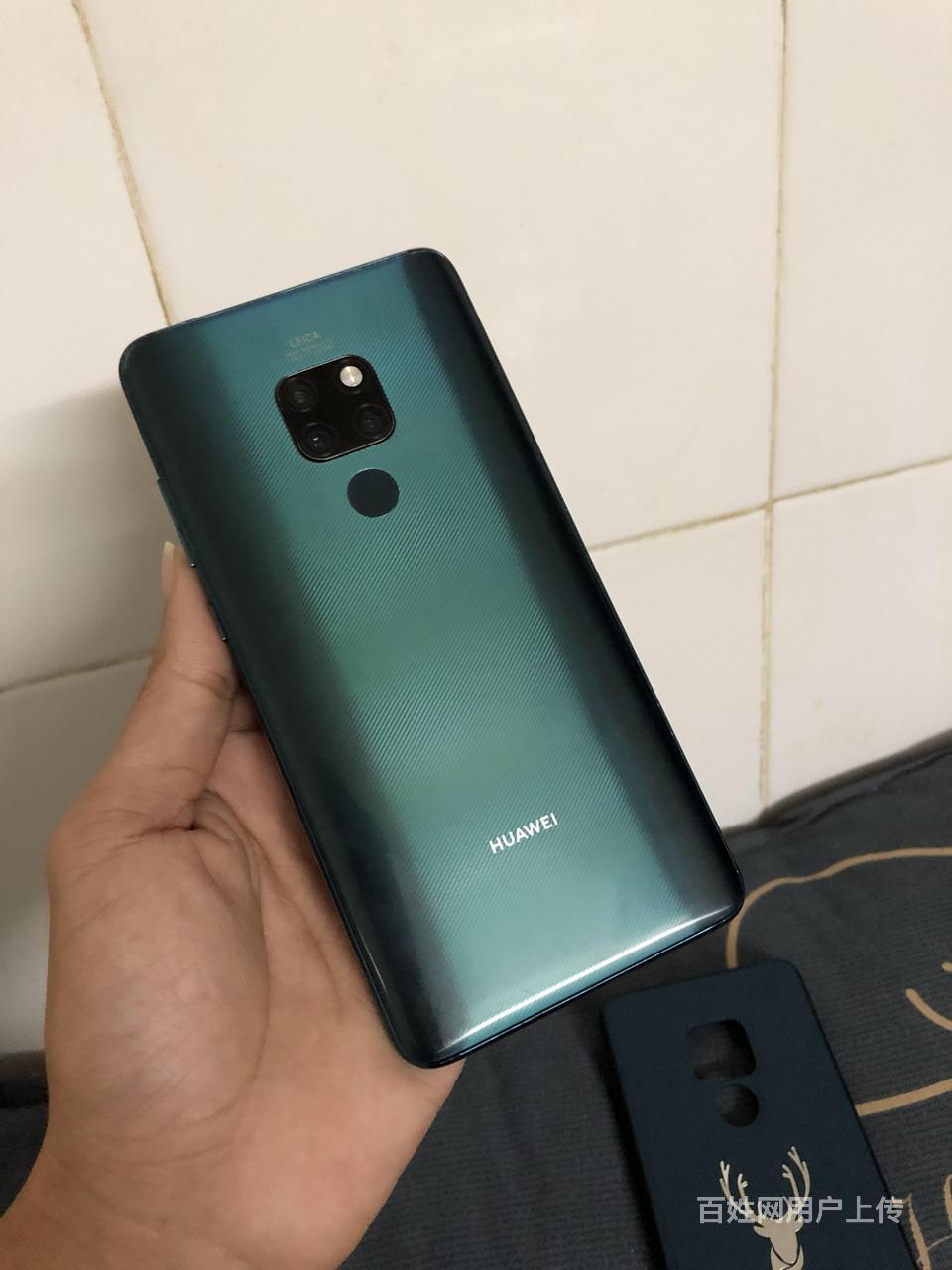 华为mate20绿色6 128机身95新