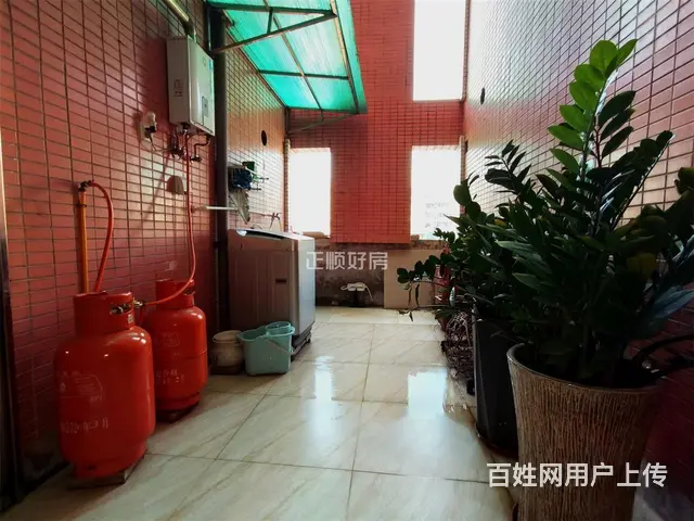 近妇幼保健院 路苑准电梯4房 仅售250w 南北通精装 - 图片 2