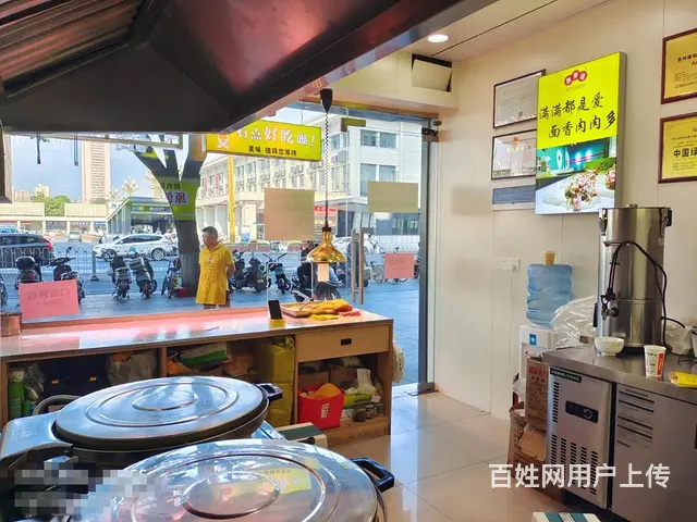 （老板本人）火车站地铁2号出口处临街旺铺优价转让！ - 图片 5