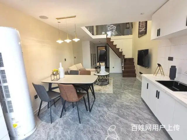 市区 比表价8万便宜 现房七彩欢乐世界 复试挑个公寓 送装修 - 图片 1