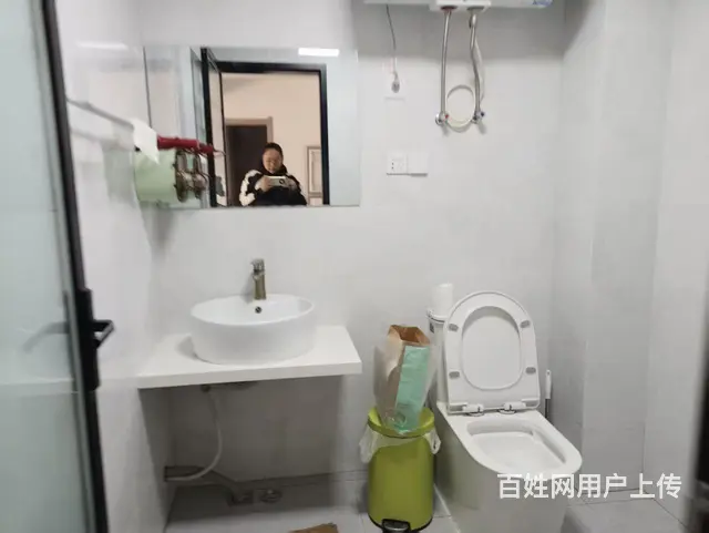 东方银座7楼80平朝向南，两室两厅一厨一卫，精装修，家具家电 - 图片 4